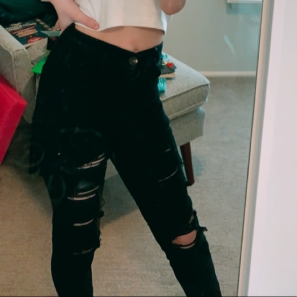 AMERICAN EAGLE BLACK RIPPED JEANS 👖🍒🤩 - Picture 4 of 4